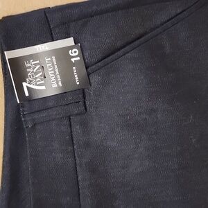NY&C  Size 16 Tall  NWT  7th Ave Bootcut Pants in Navy with Pockets & Stretch
